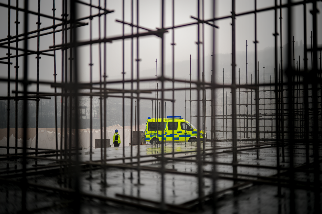 chantier-echafaudage-ouvrier-vehicule-urgence